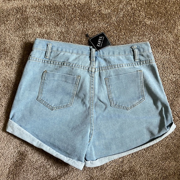 Zaful light wash denim cuffed shorts - Picture 4 of 6
